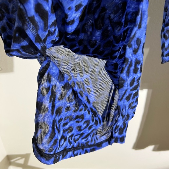 International Concepts Size Small 1/4 sleeve top, beads in front at neckline - Picture 6 of 8